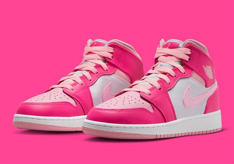 high top pink jordans.